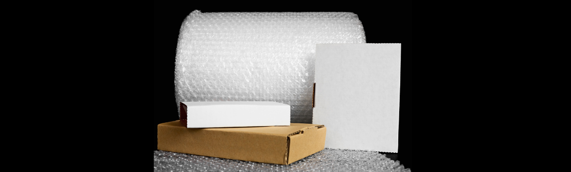 Alege pungi de curierat si protejeaza coletele pe care le trimiti clientilor